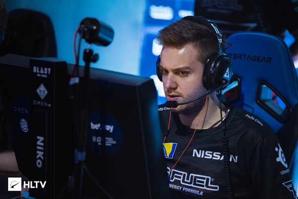 新一代AD领导者 LPL ！1xn Jinx在团战中的猛烈输出+抢下大龙， ThunderTalk Gaming 率先拿下赛点