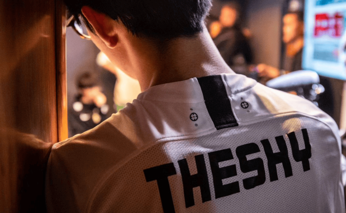 FlyQuest , G2 Esports , 和 Hanwha Life Esports 在 2025 年全球总决赛中获得第二场胜利