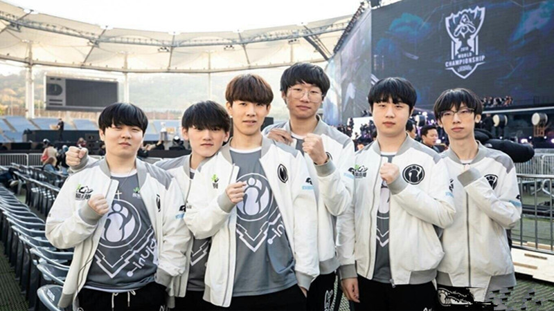 LPL季后赛明日首发：haichao中路迎战Rookie